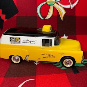 NAPA AUTO PARTS 1957 DODGE COLLECTORS BANK LIBERTY CLASSICS DIECAST 1:25